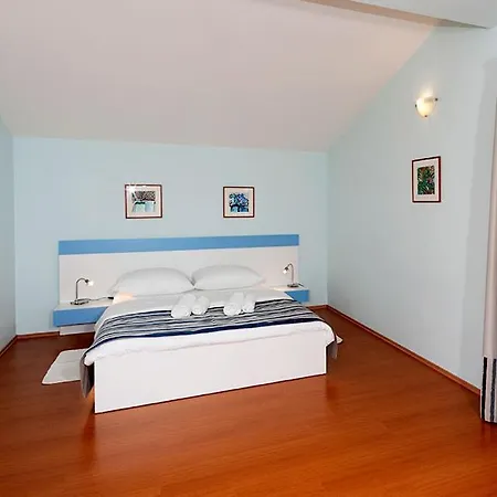 Apartment Veli Maj 1447 Porec