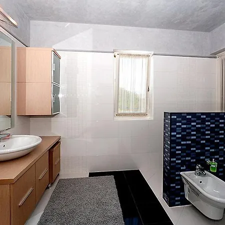 Apartment Veli Maj 1447 *